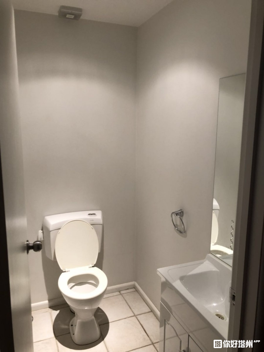 独立的厕所